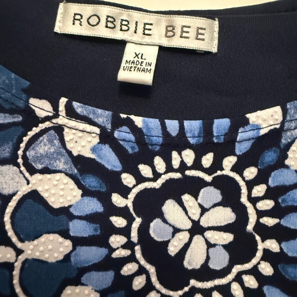 Robbie Bee Navy and White Floral Textured Dress - XL